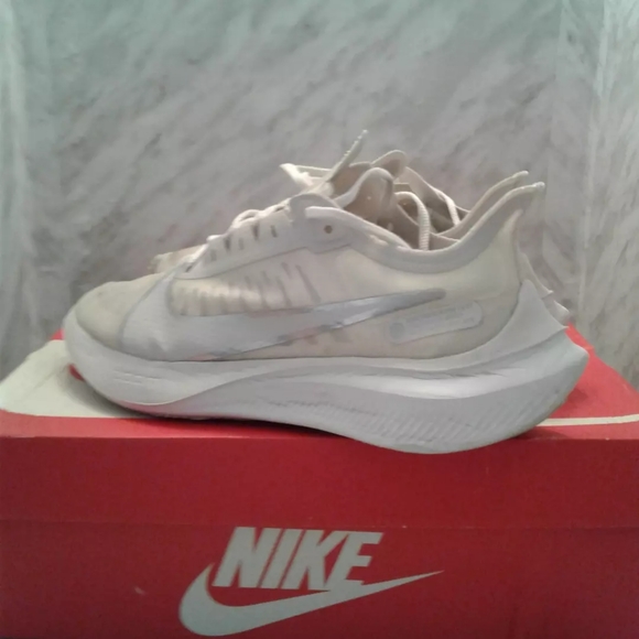 Nike Zoom Gravity Sneaker Womens’s Size 9.5 mens sz 8 Platinum Tint BQ3203-001 - Picture 5 of 8